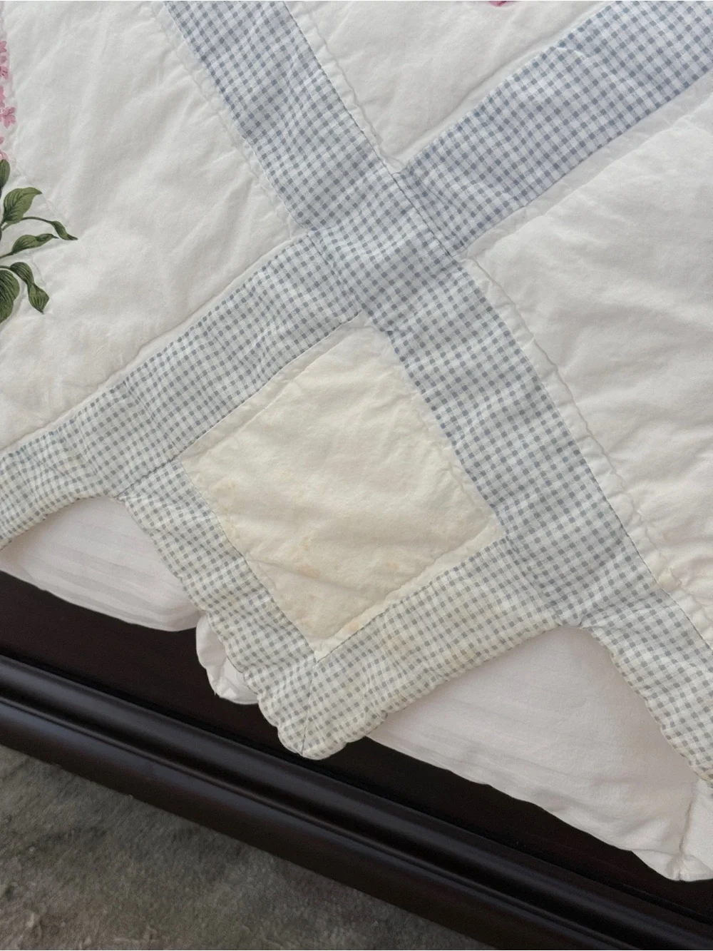 Blue Floral Diamond-Edge Quilt Queen Size
